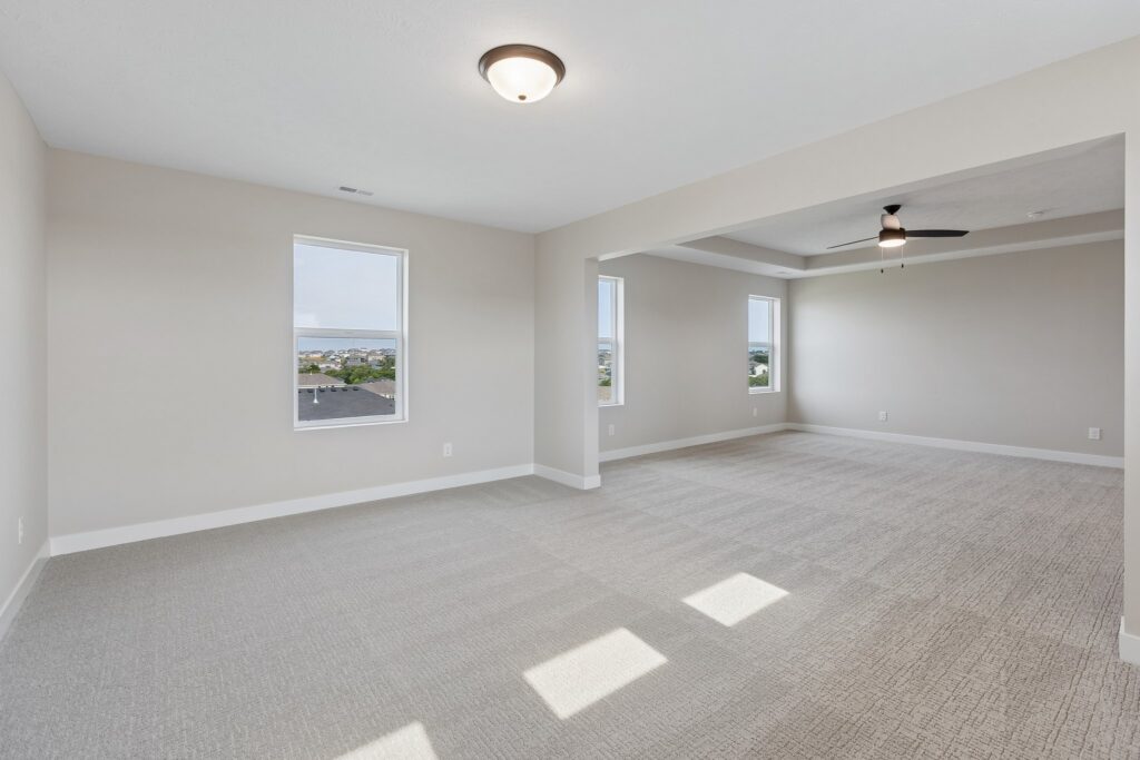 16-web-or-mls-12104 S 109th St_016