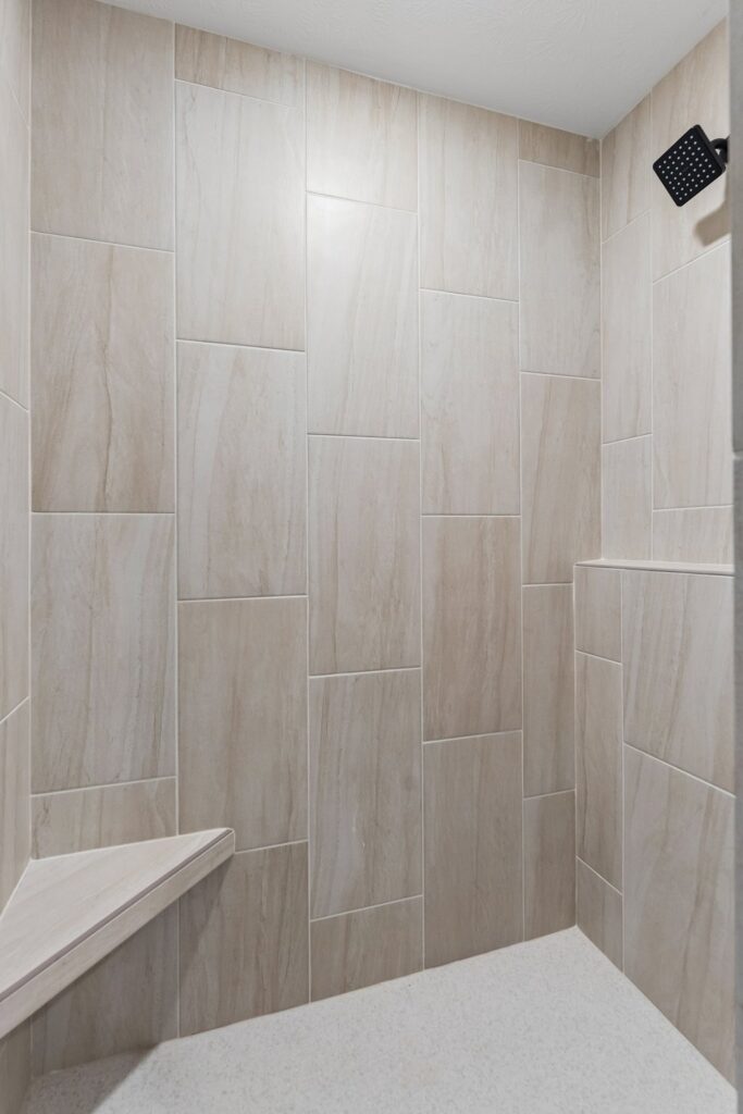 16-web-or-mls-9156 - 12406 S 89th Ave_016