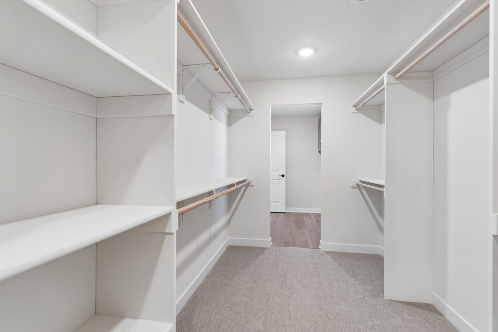 17-web-or-mls-9156 - 12406 S 89th Ave_017