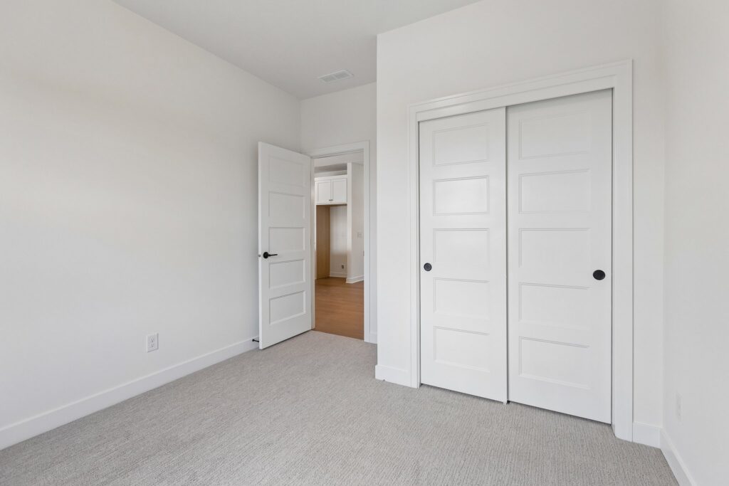18-web-or-mls-21439 Y St_018