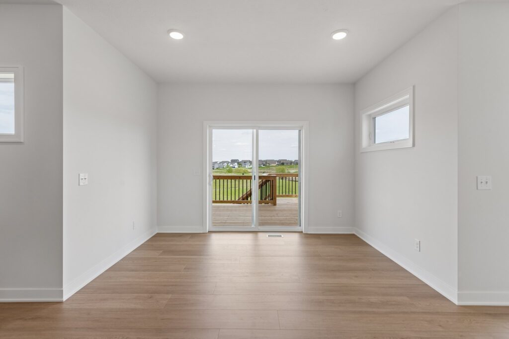 18-web-or-mls-6125 S 215th St_018