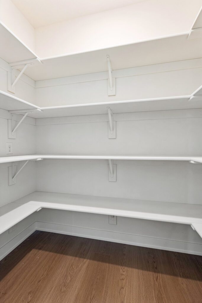 19-web-or-mls-21439 Y St_019