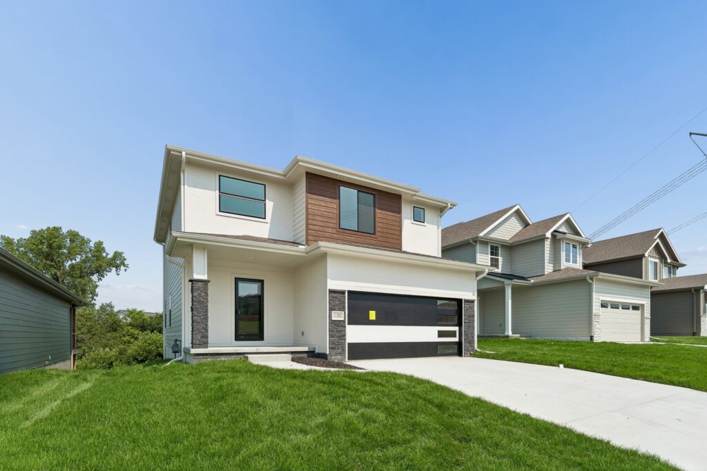 2-web-or-mls-11302 Portage Dr_002