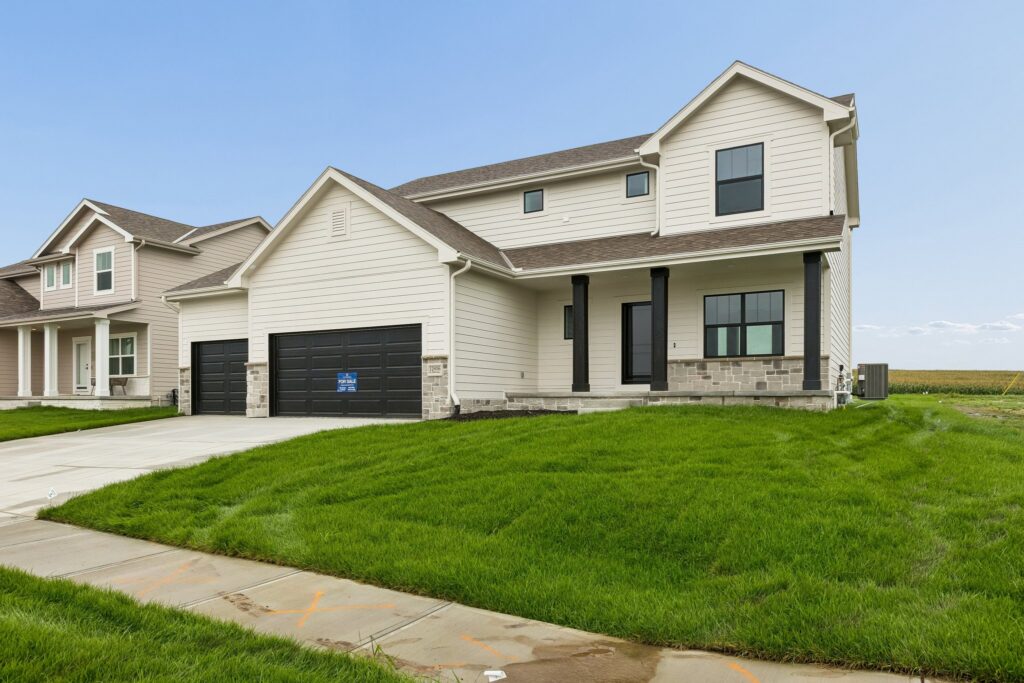 2-web-or-mls-12406 S 89th Ave_01