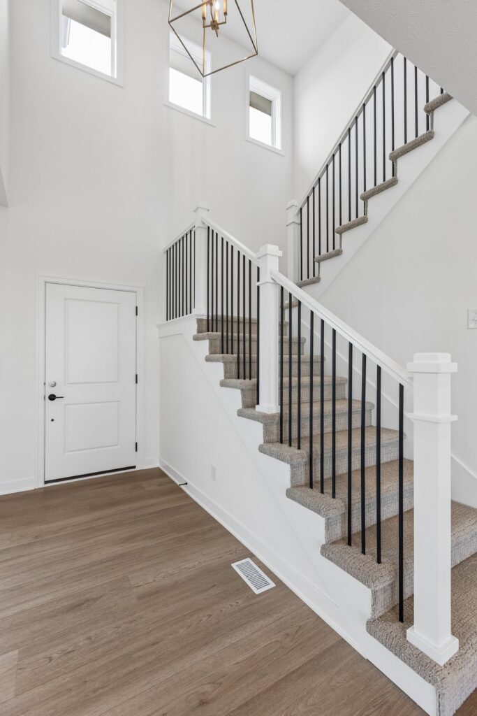 2-web-or-mls-9061 - 20909 Nebraska Ave_002