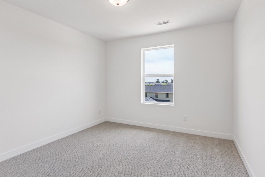 20-web-or-mls-21433 Y St_020
