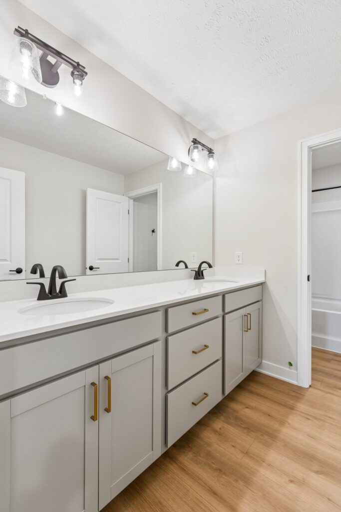 21-web-or-mls-11302 Portage Dr_021