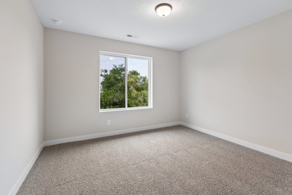 22-web-or-mls-11302 Portage Dr_022