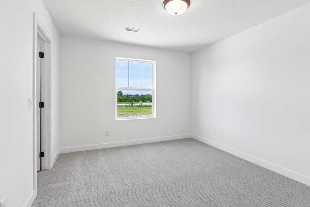 22-web-or-mls-21433 Y St_022