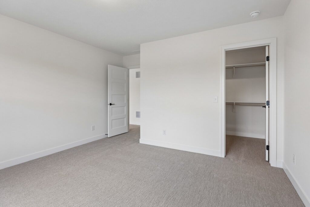 22-web-or-mls-21439 Y St_022