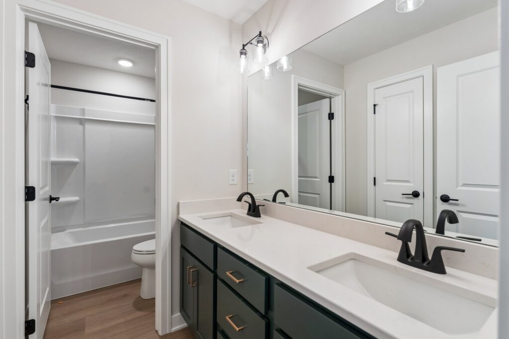 22-web-or-mls-9156 - 12406 S 89th Ave_022