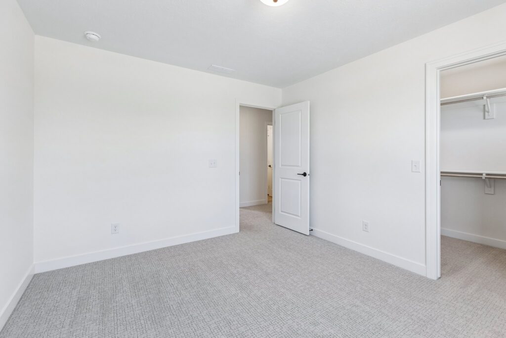23-web-or-mls-21433 Y St_023