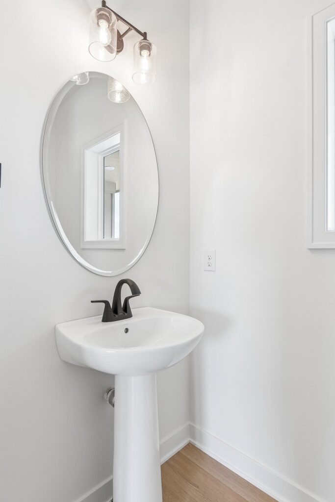 25-web-or-mls-21433 Y St_025
