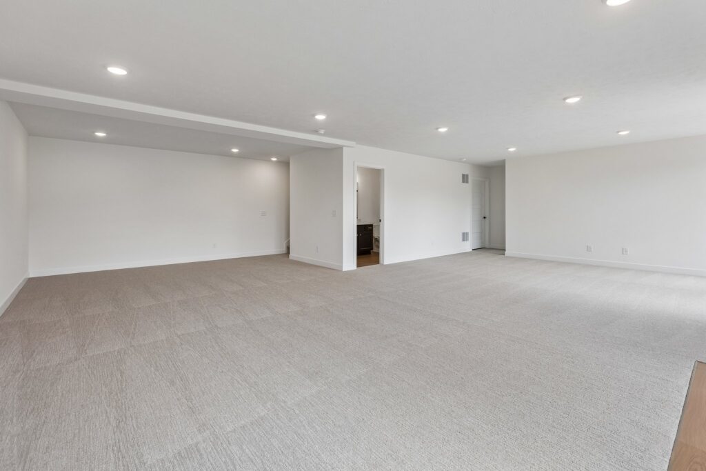 25-web-or-mls-21439 Y St_025