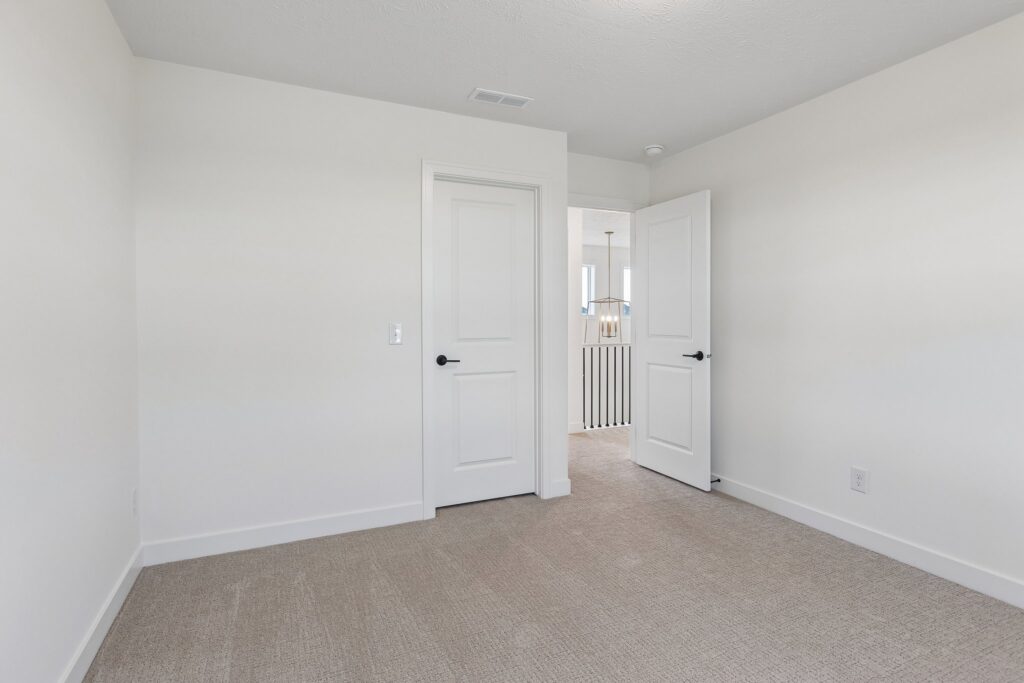 25-web-or-mls-9061 - 20909 Nebraska Ave_025