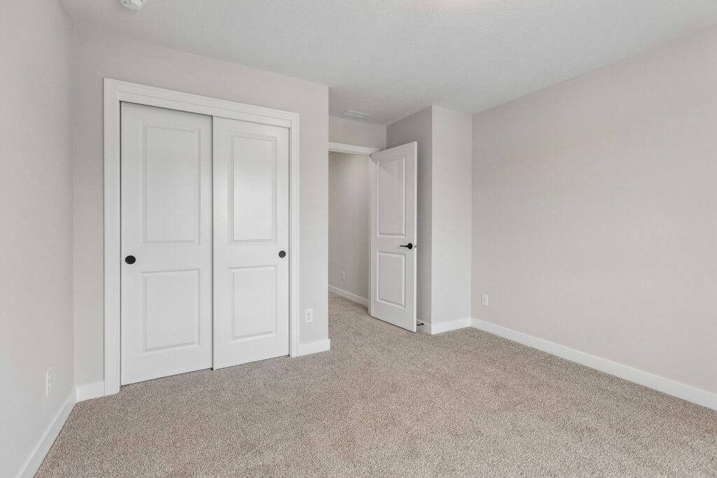 25-web-or-mls-9533 - 11260 Portage Dr_029