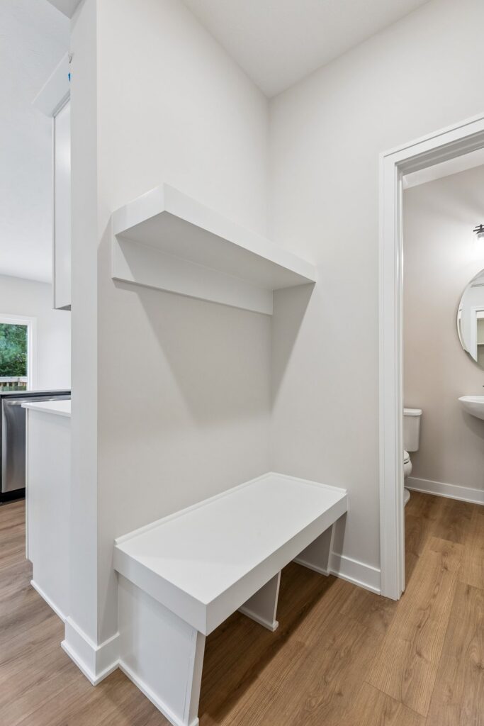 26-web-or-mls-11302 Portage Dr_026