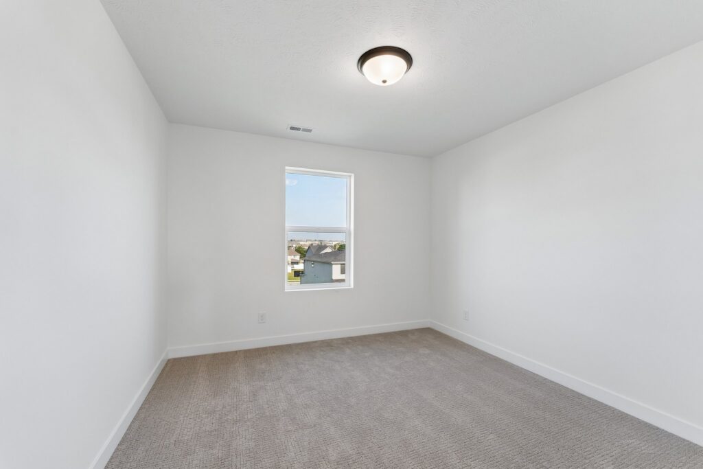 26-web-or-mls-12202 S 111th St_26