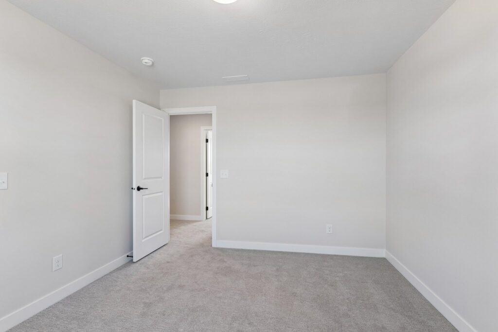27-web-or-mls-9156 - 12406 S 89th Ave_027