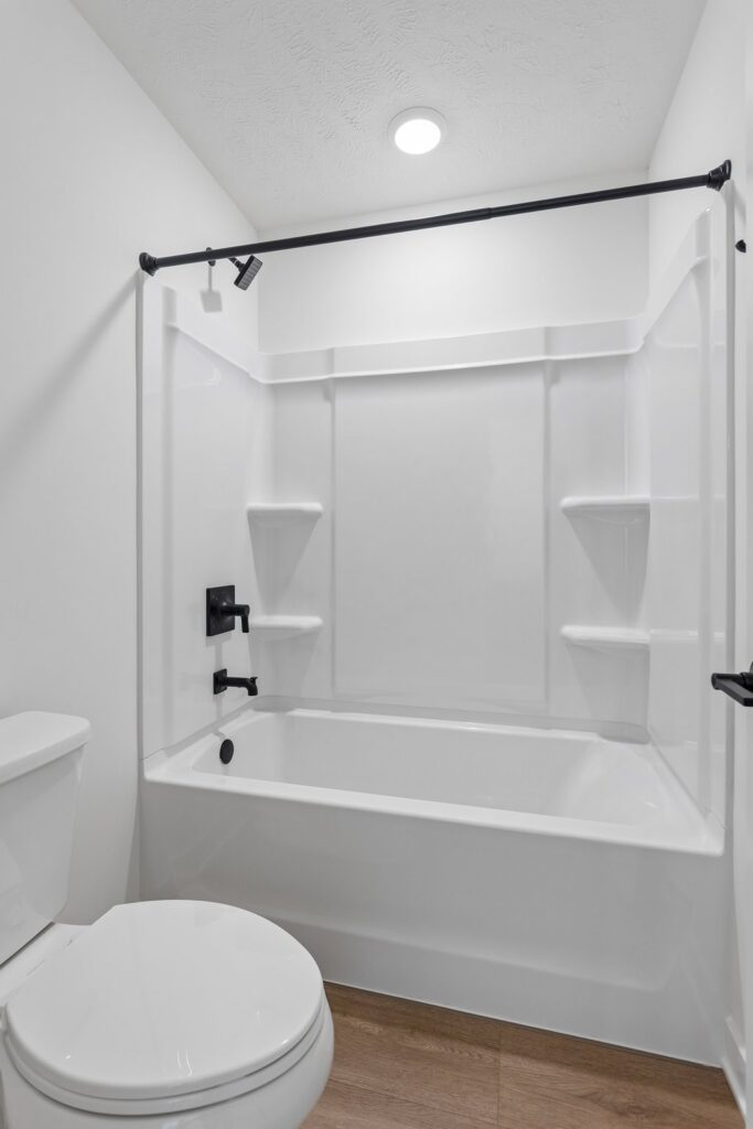 28-web-or-mls-10001 - 6327 N 207th St_028