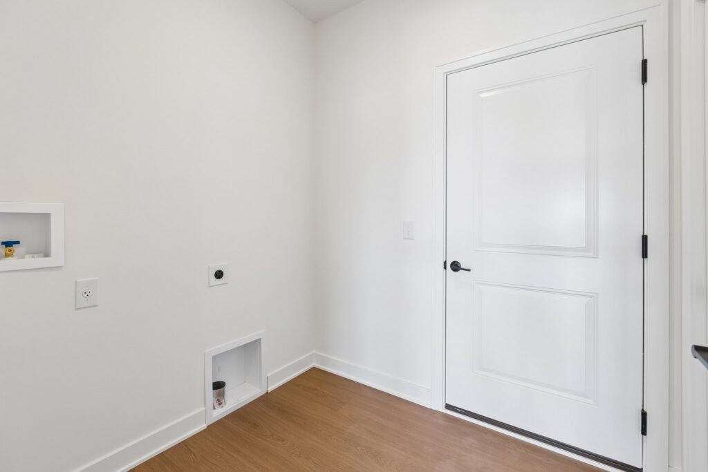 28-web-or-mls-21439 Y St_028