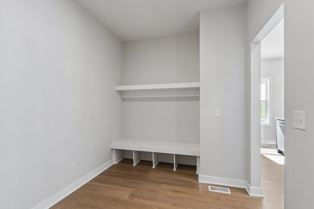 28-web-or-mls-9156 - 12406 S 89th Ave_028