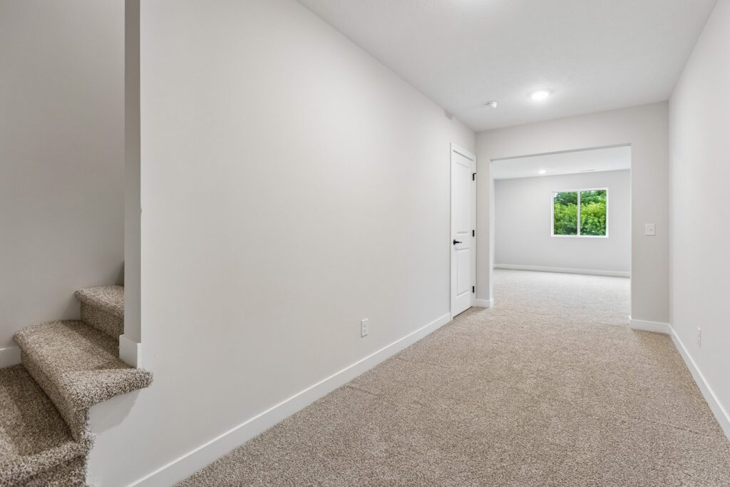 29-web-or-mls-11302 Portage Dr_029