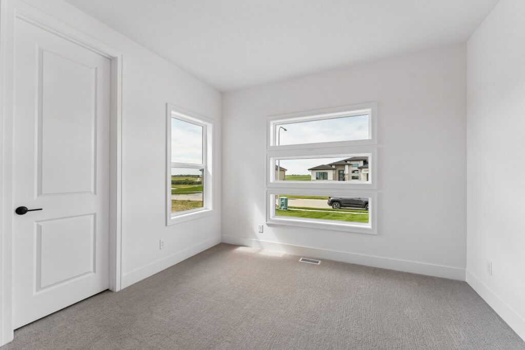 29-web-or-mls-6207 N 209th St_029