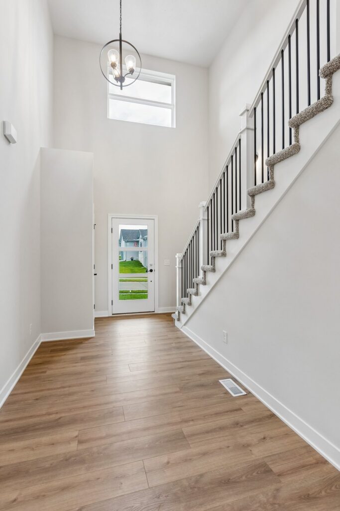3-web-or-mls-11302 Portage Dr_003