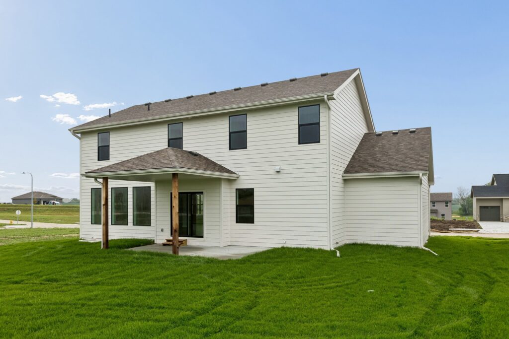 3-web-or-mls-12406 S 89th Ave_02
