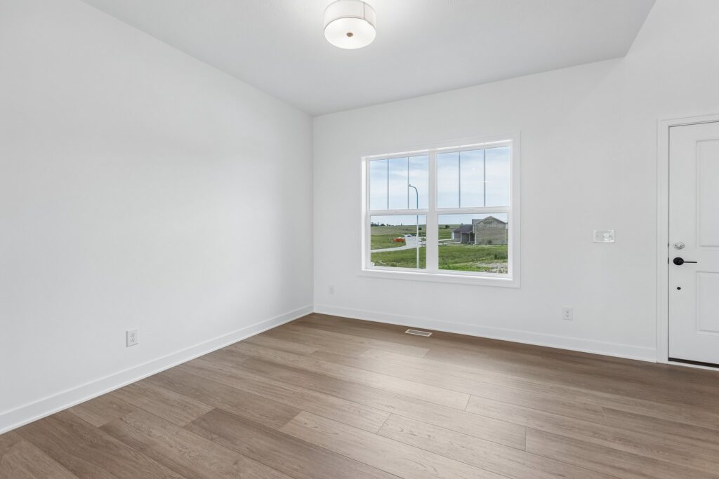 3-web-or-mls-9061 - 20909 Nebraska Ave_003