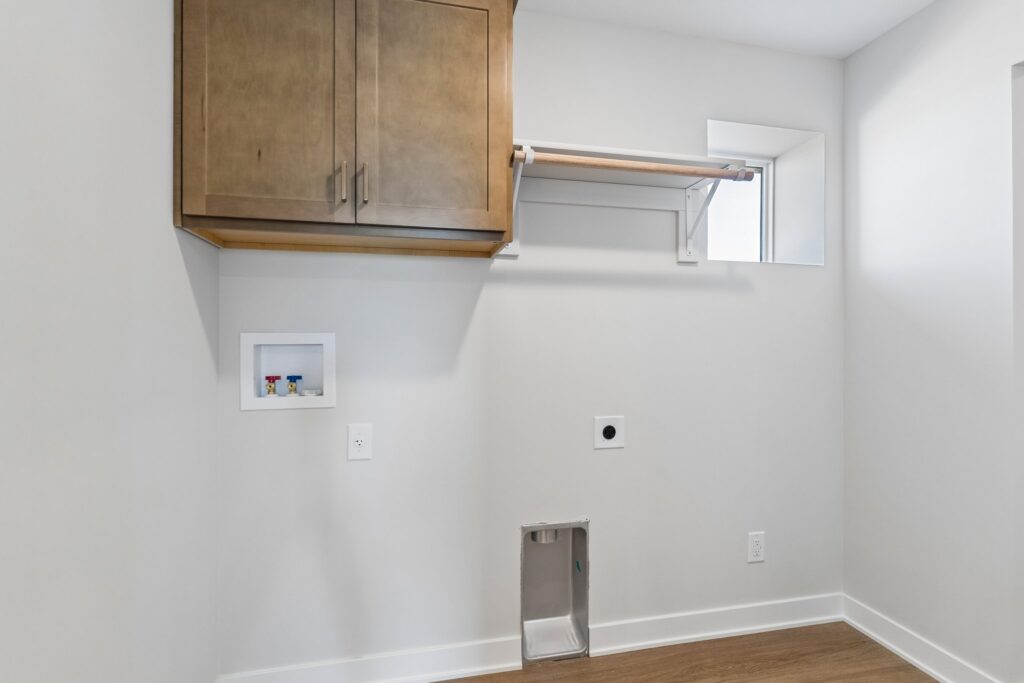 30-web-or-mls-9156 - 12406 S 89th Ave_030