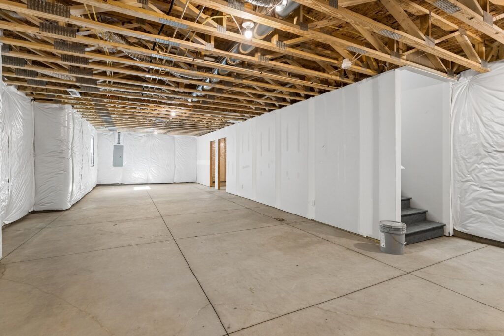 31-web-or-mls-9156 - 12406 S 89th Ave_031