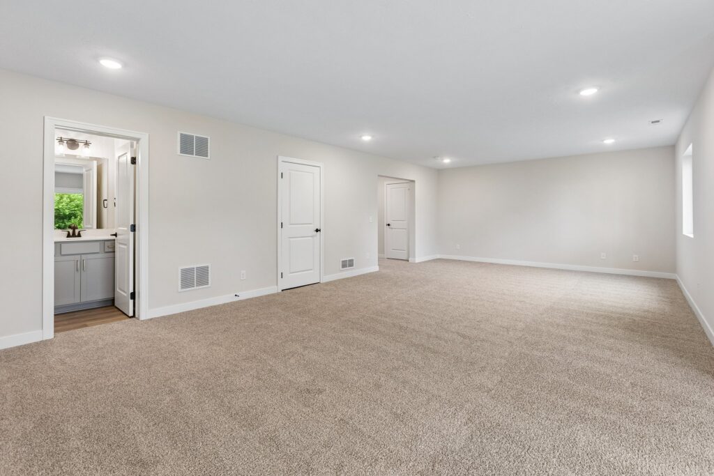 32-web-or-mls-11302 Portage Dr_032