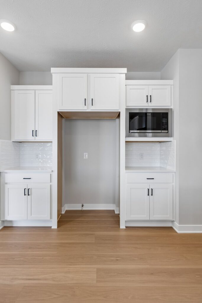 32-web-or-mls-12104 S 109th St_032