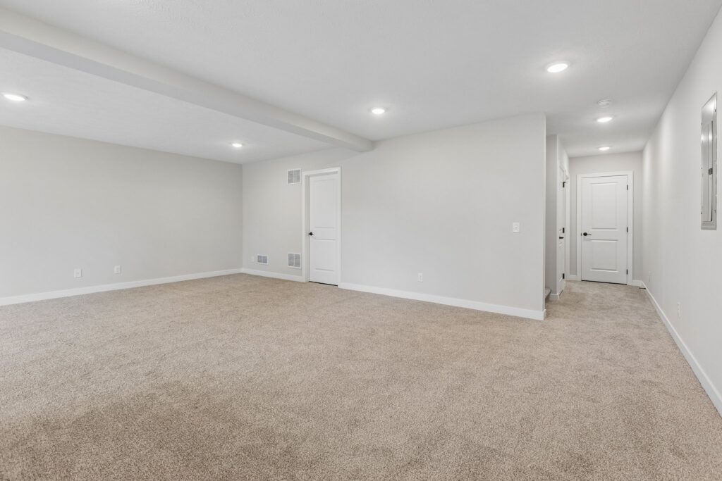 32-web-or-mls-9533 - 11260 Portage Dr_005