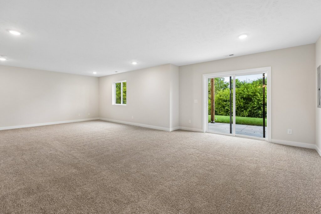 33-web-or-mls-11302 Portage Dr_033