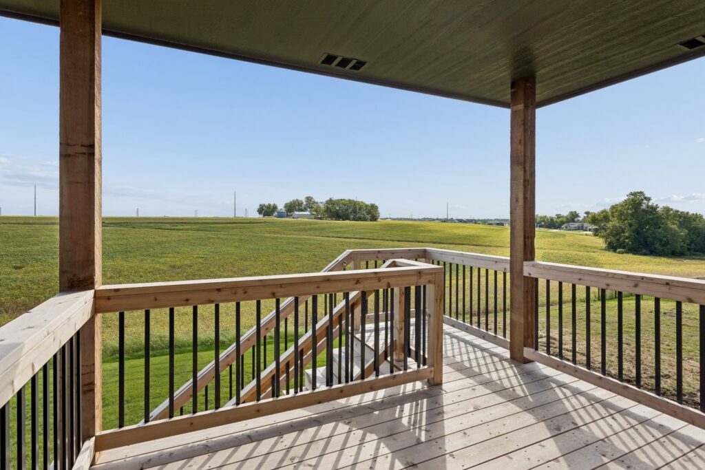 35-web-or-mls-10001 - 6327 N 207th St_035