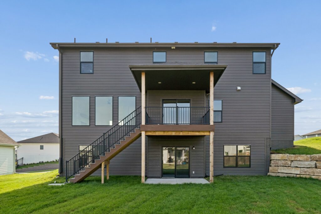35-web-or-mls-12202 S 111th St_35