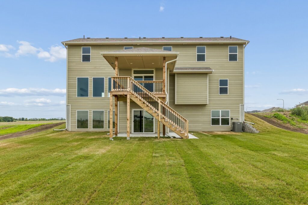 35-web-or-mls-9061 - 20909 Nebraska Ave_035