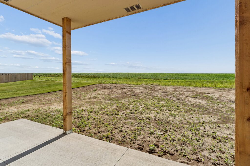 35-web-or-mls-9156 - 12406 S 89th Ave_035
