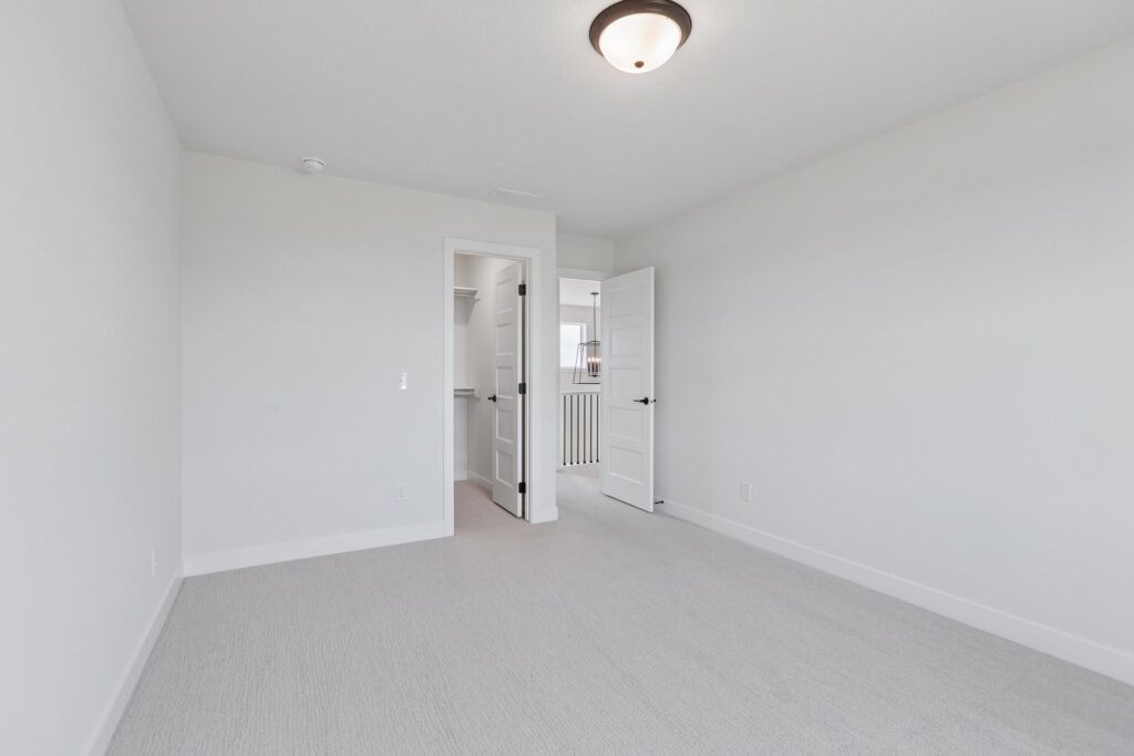 38-web-or-mls-6125 S 215th St_038