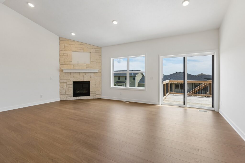 4-web-or-mls-21439 Y St_004