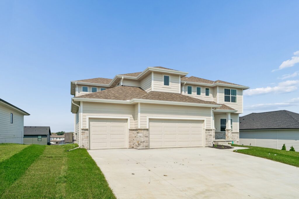 4-web-or-mls-9693 - 12104 S 109th St_004