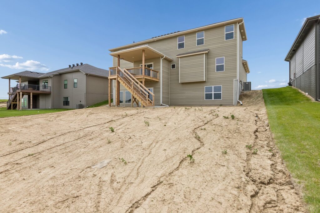 42-web-or-mls-6125 S 215th St_042
