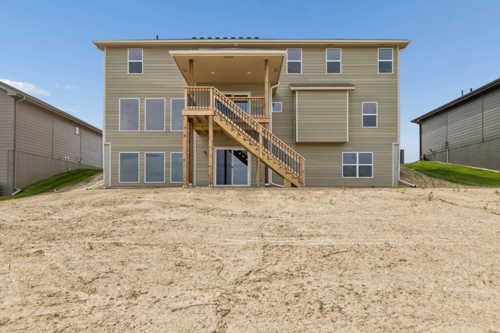 44-web-or-mls-6125 S 215th St_044