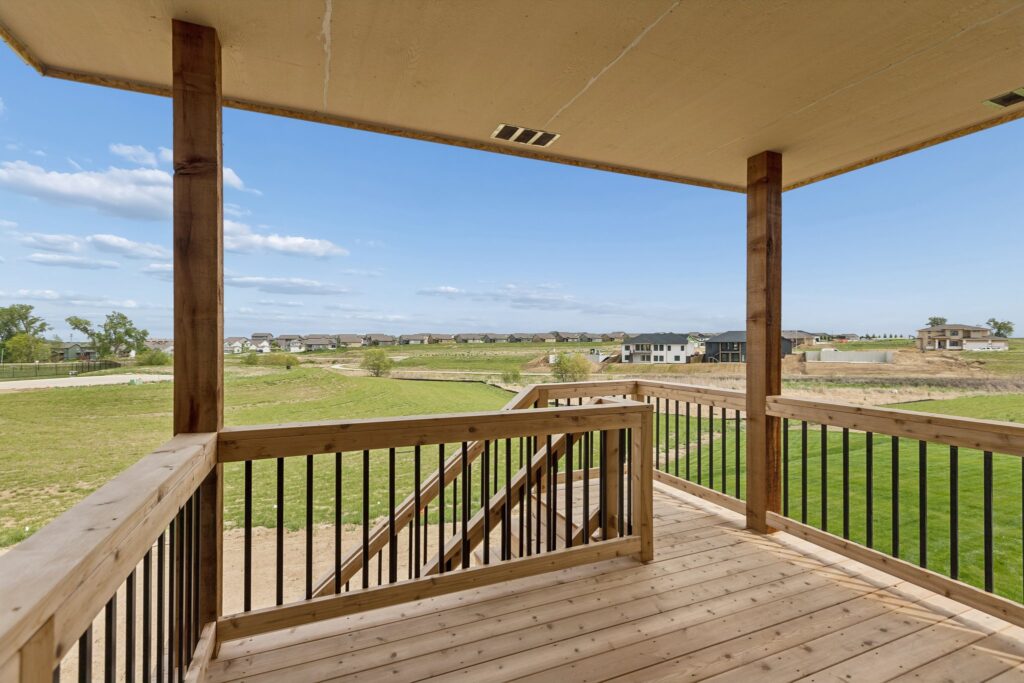48-web-or-mls-6125 S 215th St_048