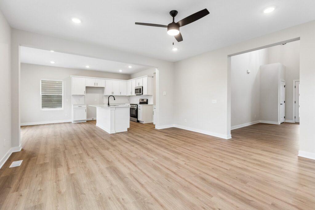 5-web-or-mls-11302 Portage Dr_005