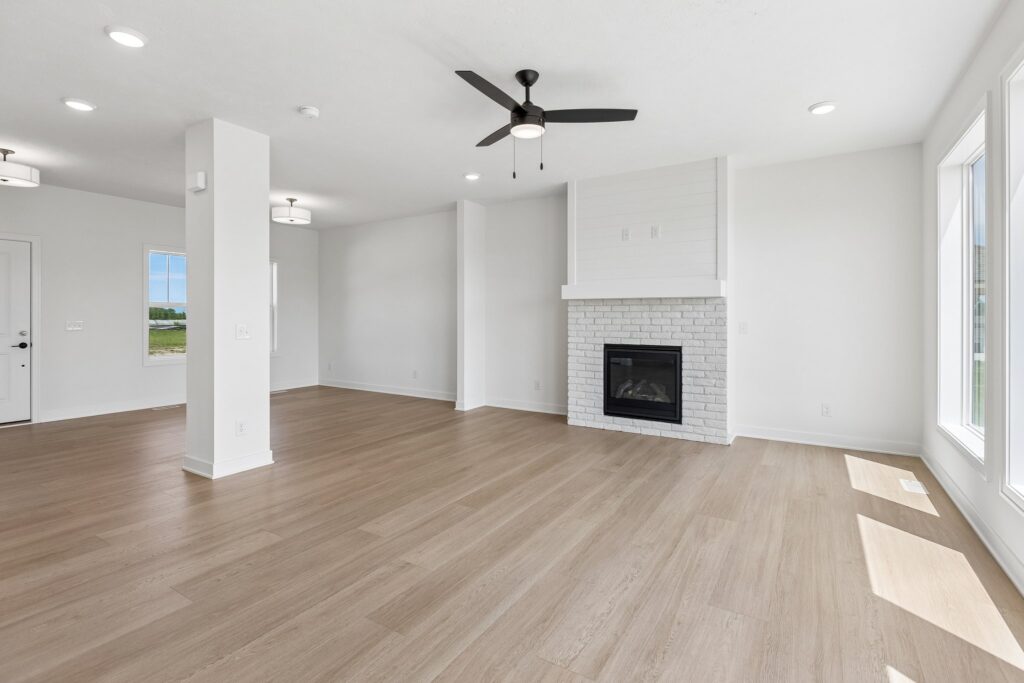5-web-or-mls-21433 Y St_005