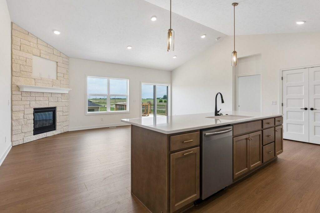 5-web-or-mls-21439 Y St_005